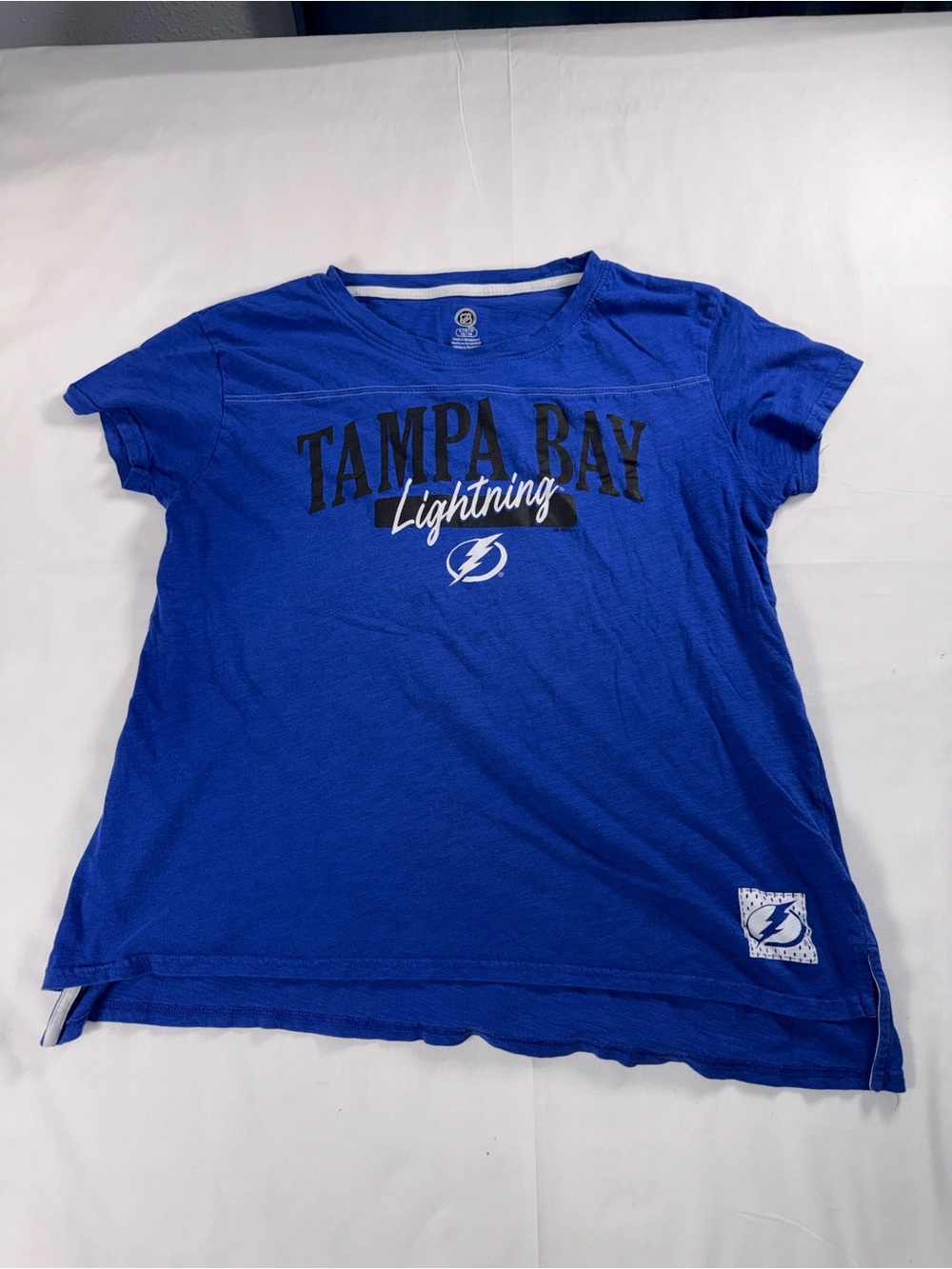 Tampa Bay Lightning Women’s L/12-14 Blue NHL Graphic T-Shirt Tee